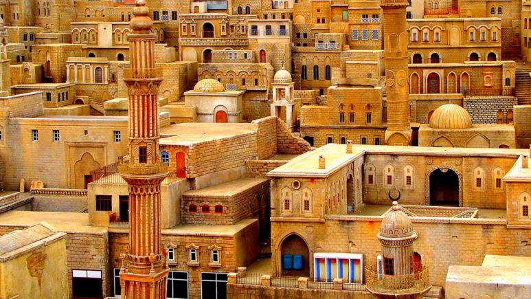 Mesopotamia: Arab streets of Mardin and Midyat