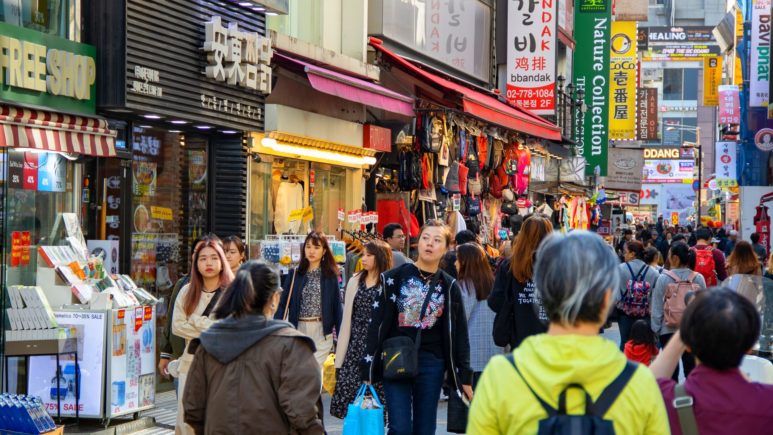Рай для шоппинга на Myeongdong Street
